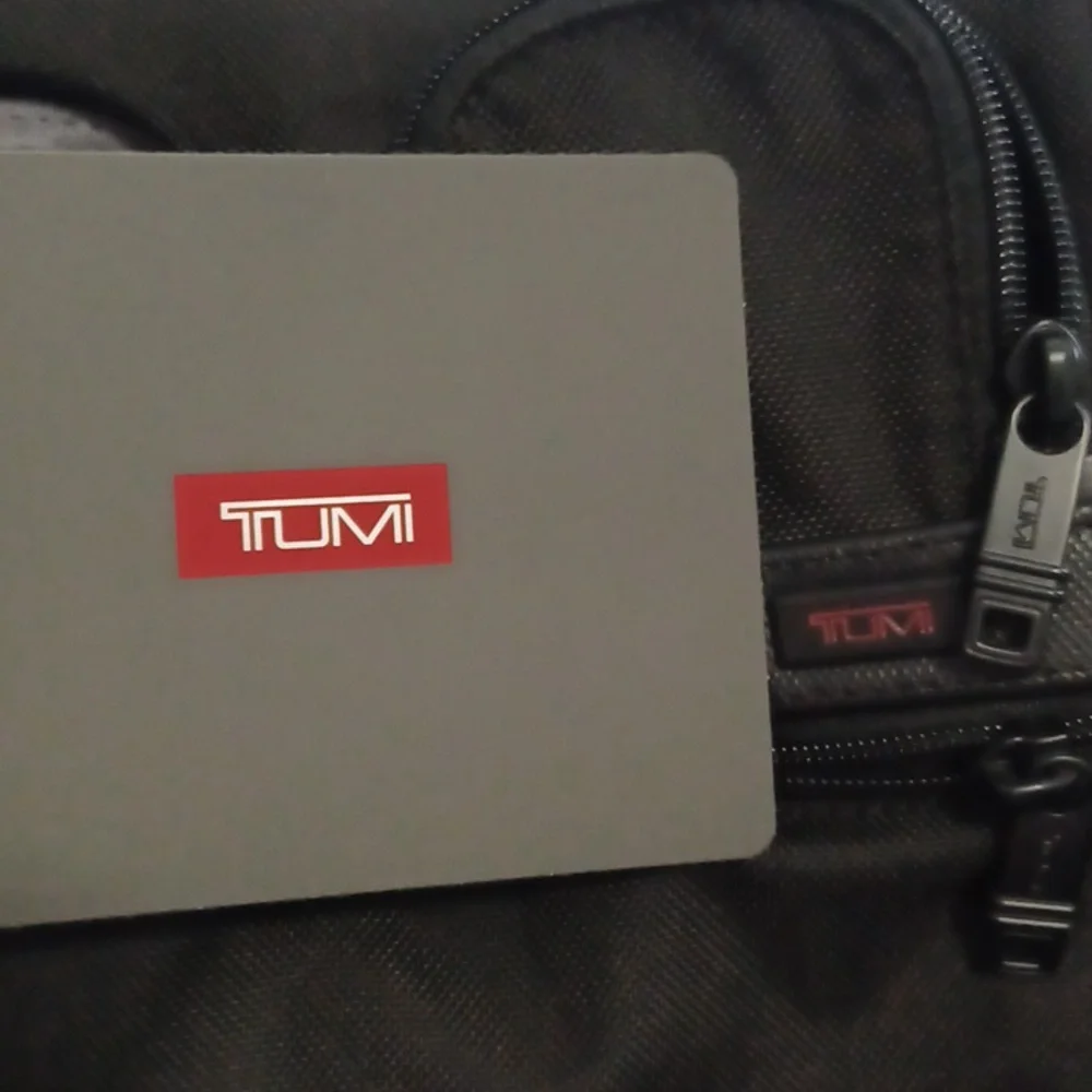 TUMI Alpha ll compact Large screen laptop Briefcase black